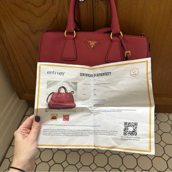 AUTHENTIC Prada $2,199 Vitello Daino Tote Begonia w/ Dustbag - Picture 2 of 11